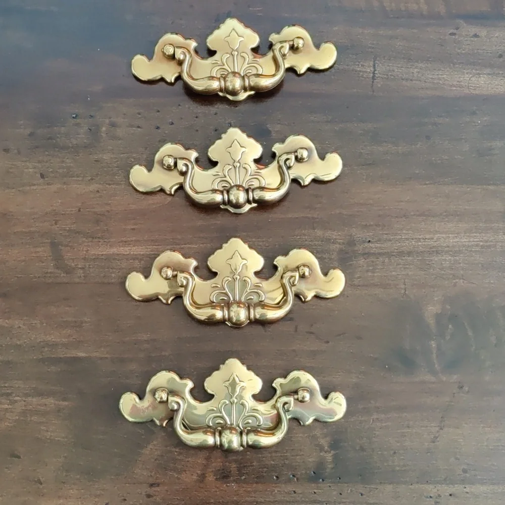 Vintage Brass Chippendale Batwing Drawer Pulls 5.75" x 2.25" NOS Lot of 4 - Picture 2 of 9